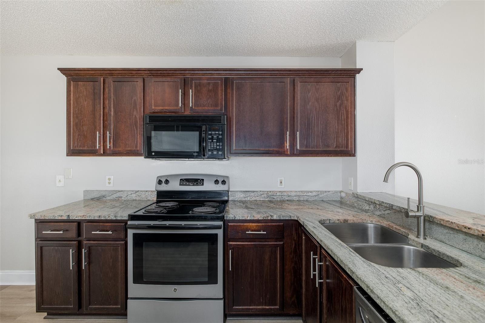 MILLPOND TRACE CONDO - Residential