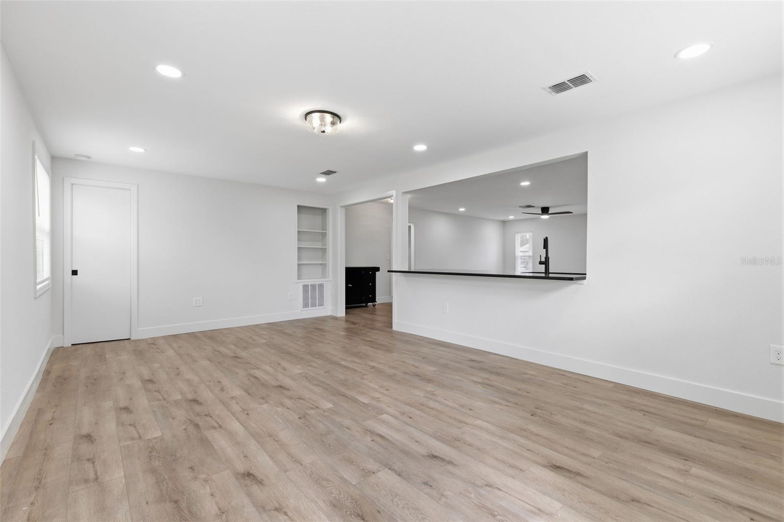 SPRING HILL - Residential