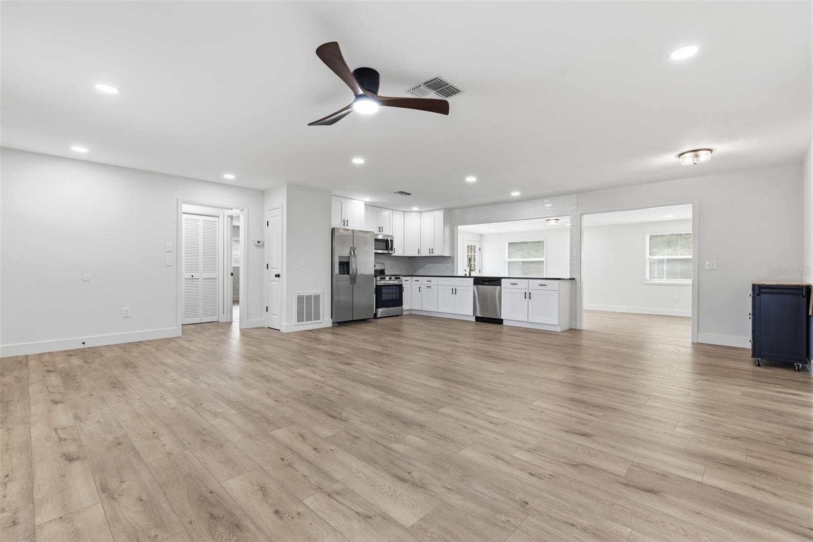 SPRING HILL - Residential