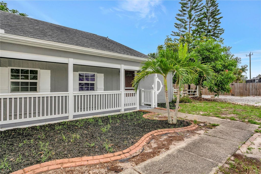 Photo of 5680 25th Street Circle E, Bradenton, FL 34203 (MLS # A4701832)