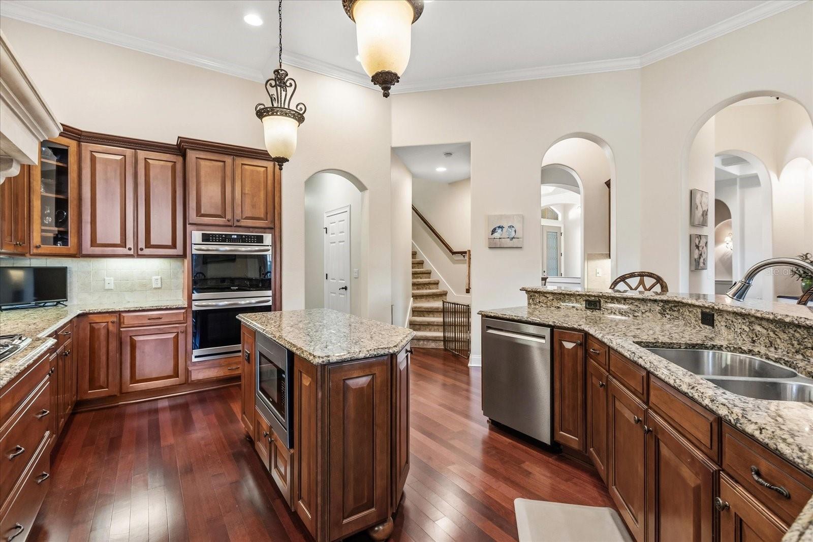 ELLINGTON ESTATES - Residential