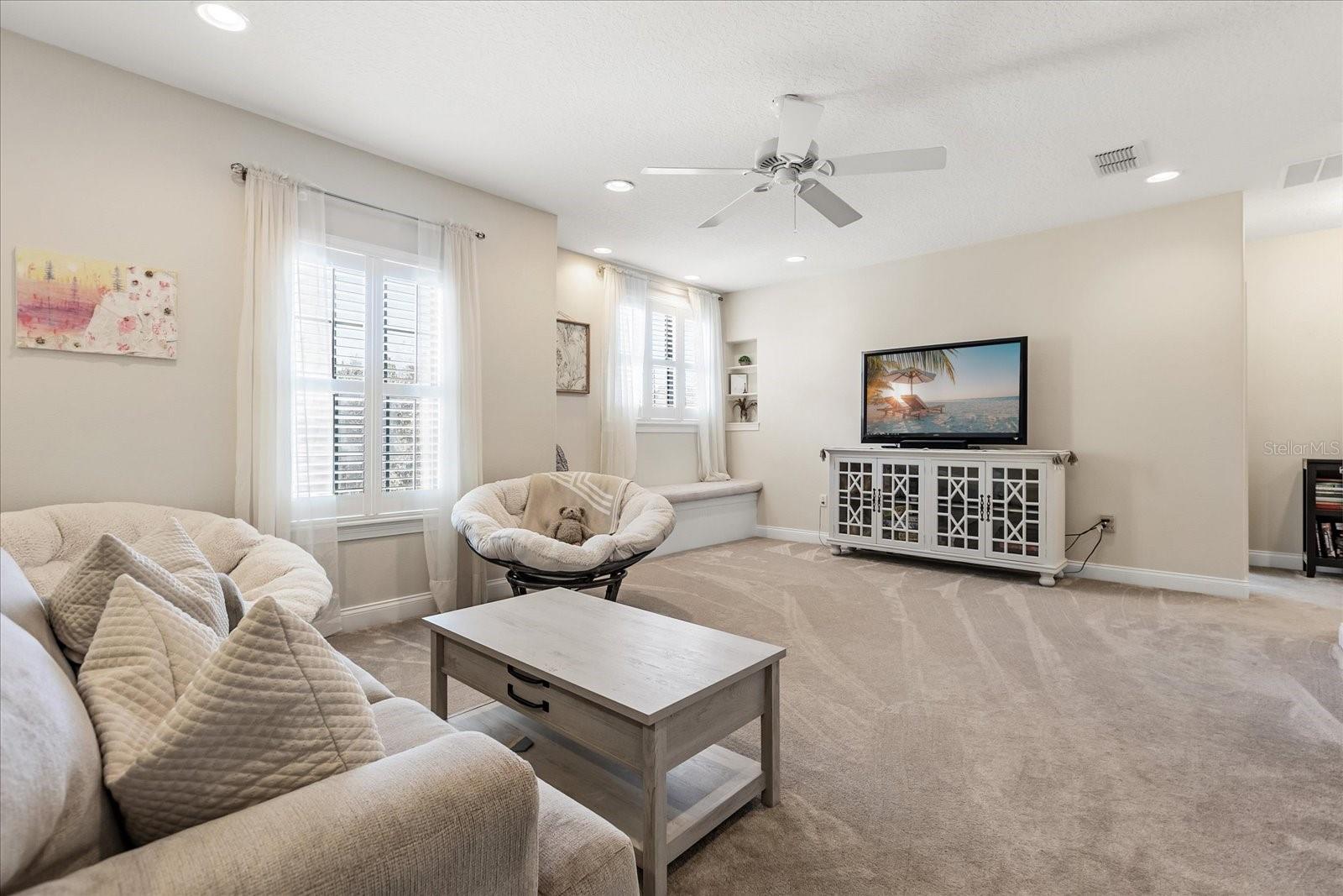 ELLINGTON ESTATES - Residential