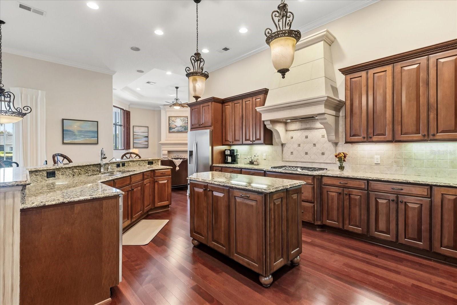 ELLINGTON ESTATES - Residential