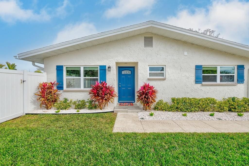 Photo of 2589 Sunny Breeze Avenue #B, Largo, FL 33770 (MLS # TB8491588)