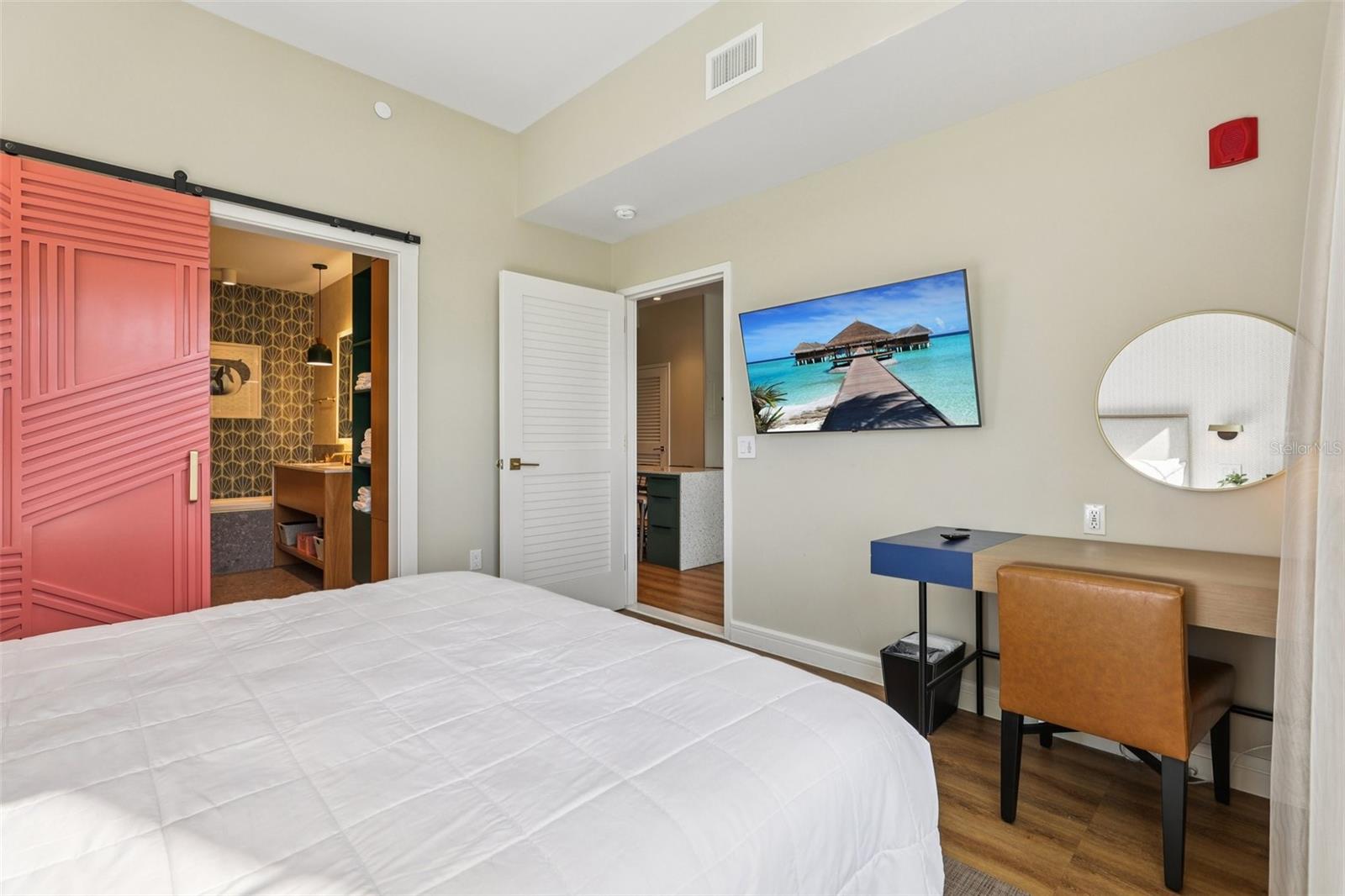 SUNSET WALK HOTEL CONDO PH 1 - Residential