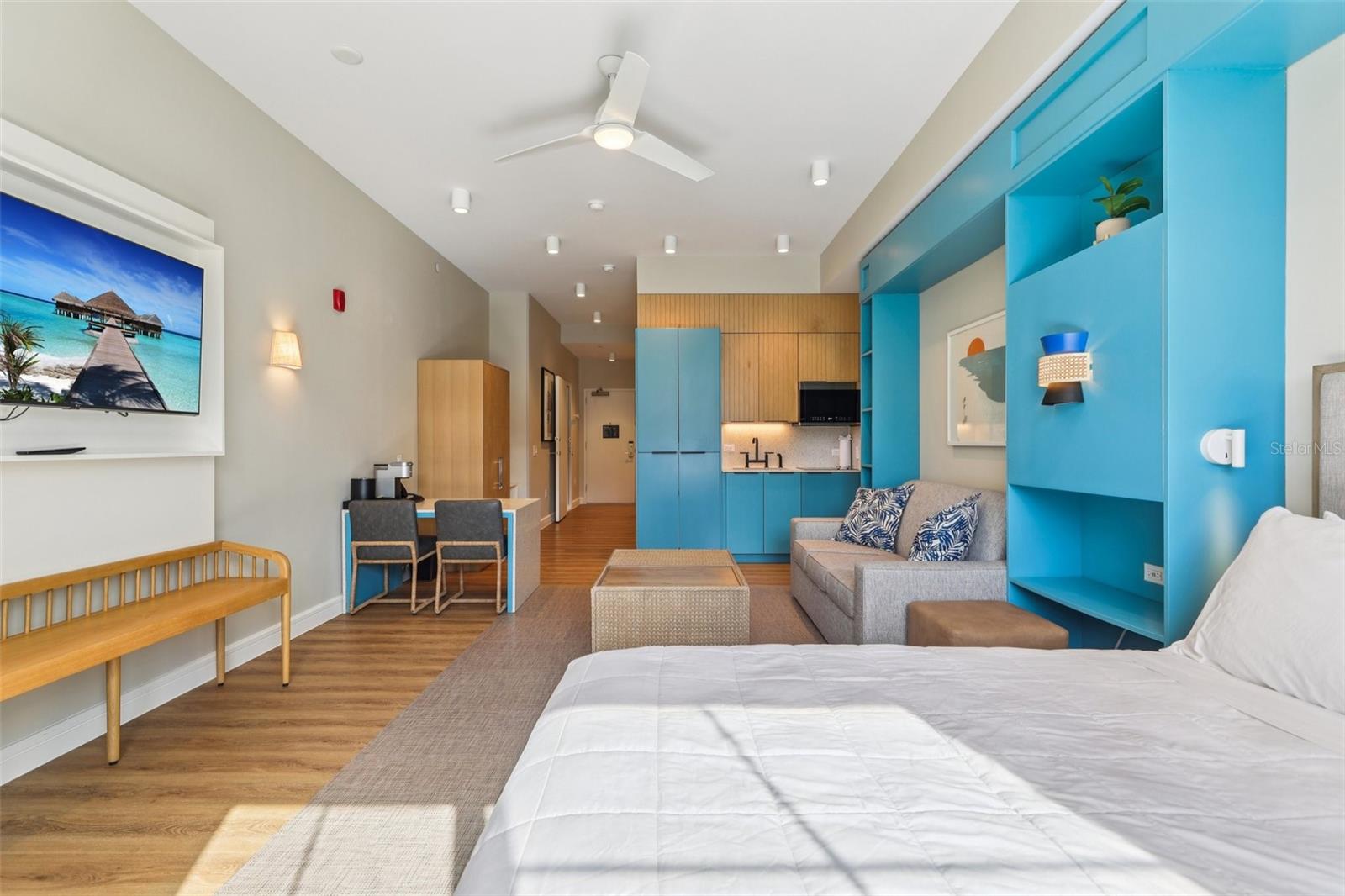 SUNSET WALK HOTEL CONDO PH 1 - Residential