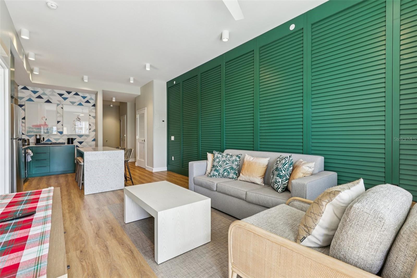 SUNSET WALK HOTEL CONDO PH 1 - Residential