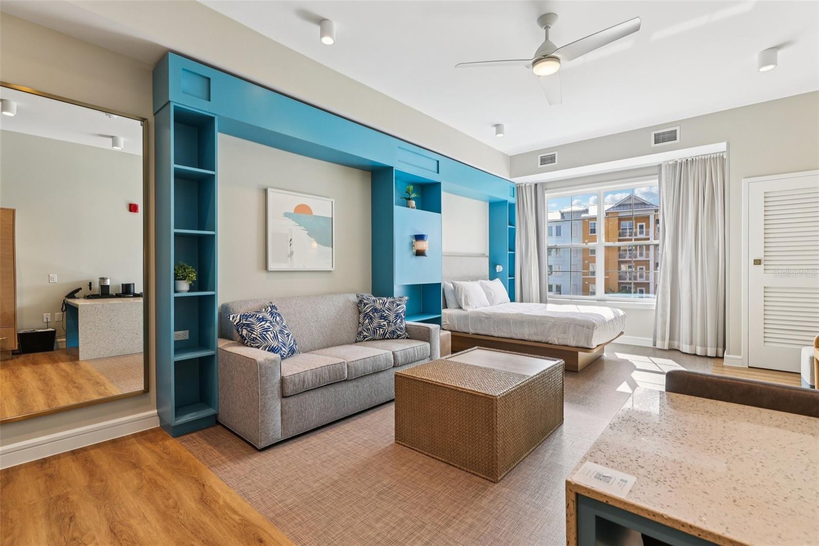 SUNSET WALK HOTEL CONDO PH 1 - Residential