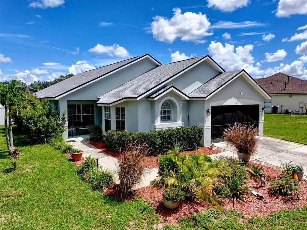 Photo of 15842 Robin Hill Loop, Clermont, FL 34714 (MLS # O6393699)