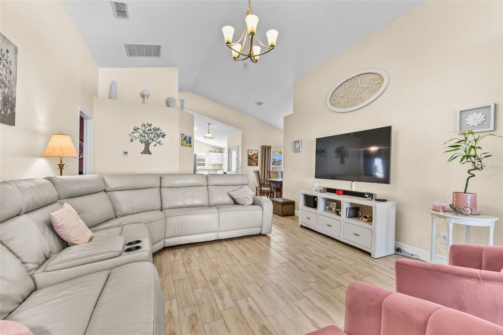 ORANGE TREE PH 06 - Residential