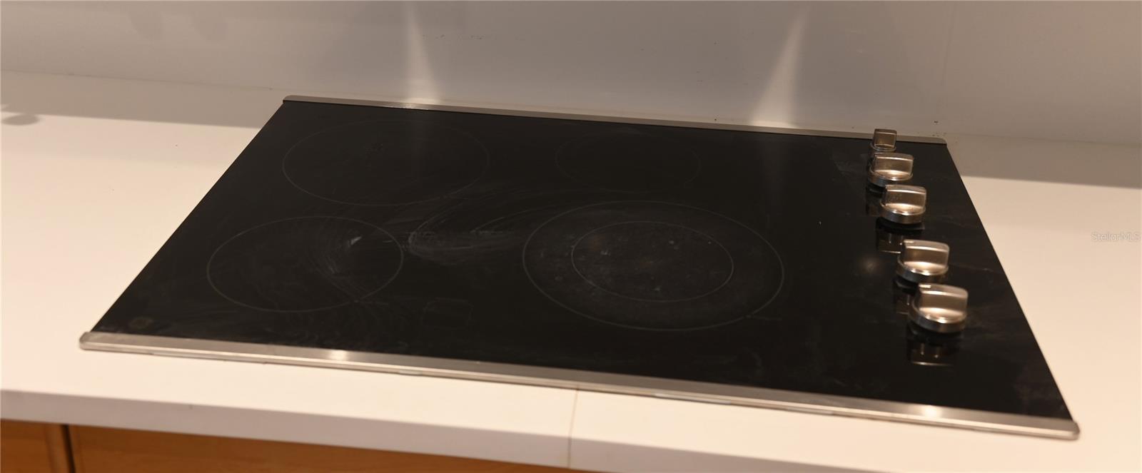 8800 OAK LANDINGS COURT