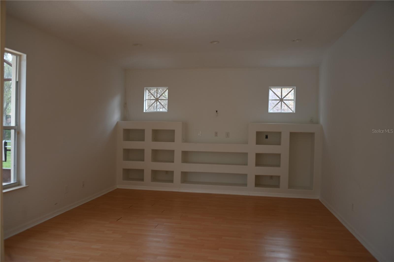 HERITAGE BAY DRIVE PHILLIPS FLR - Residential