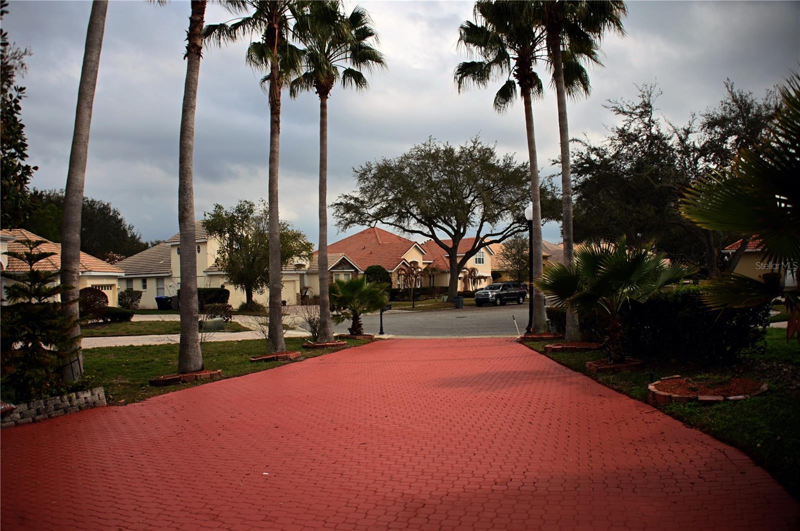 8800 OAK LANDINGS COURT