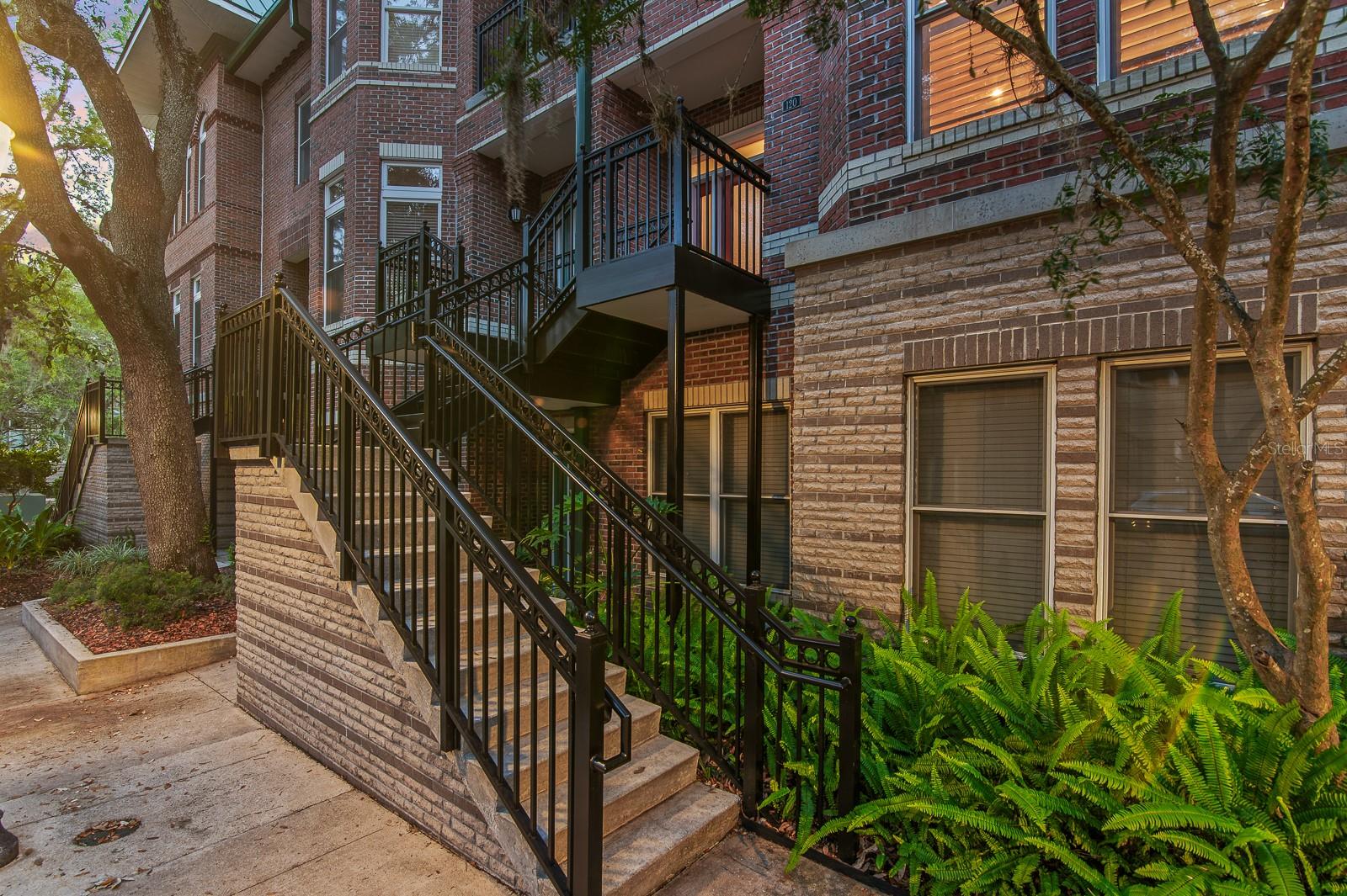120 NE 4TH STREET
