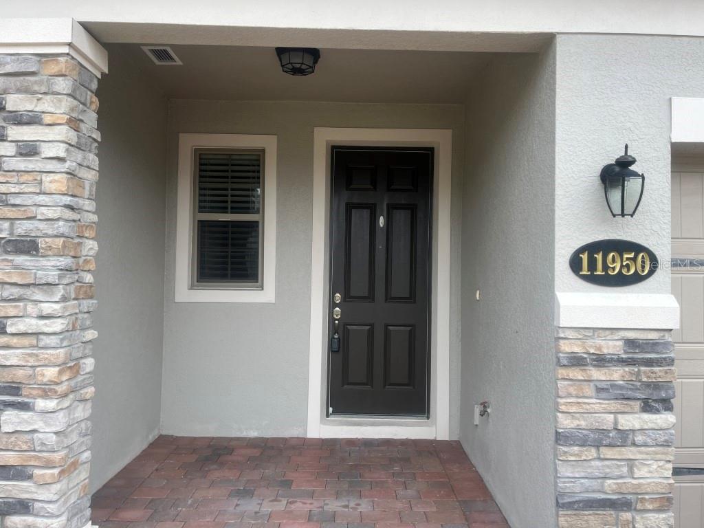 11950 SANDS COVE
