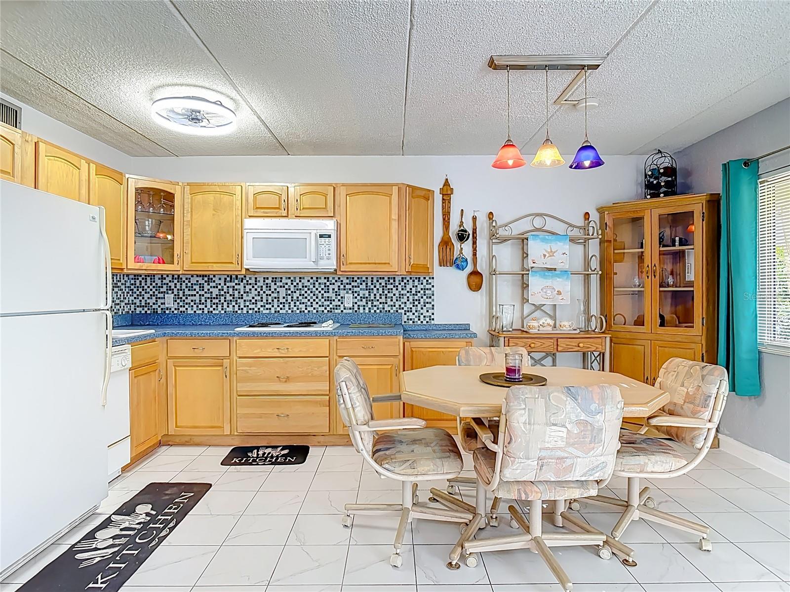 SUMMER WINDS CONDO - Residential