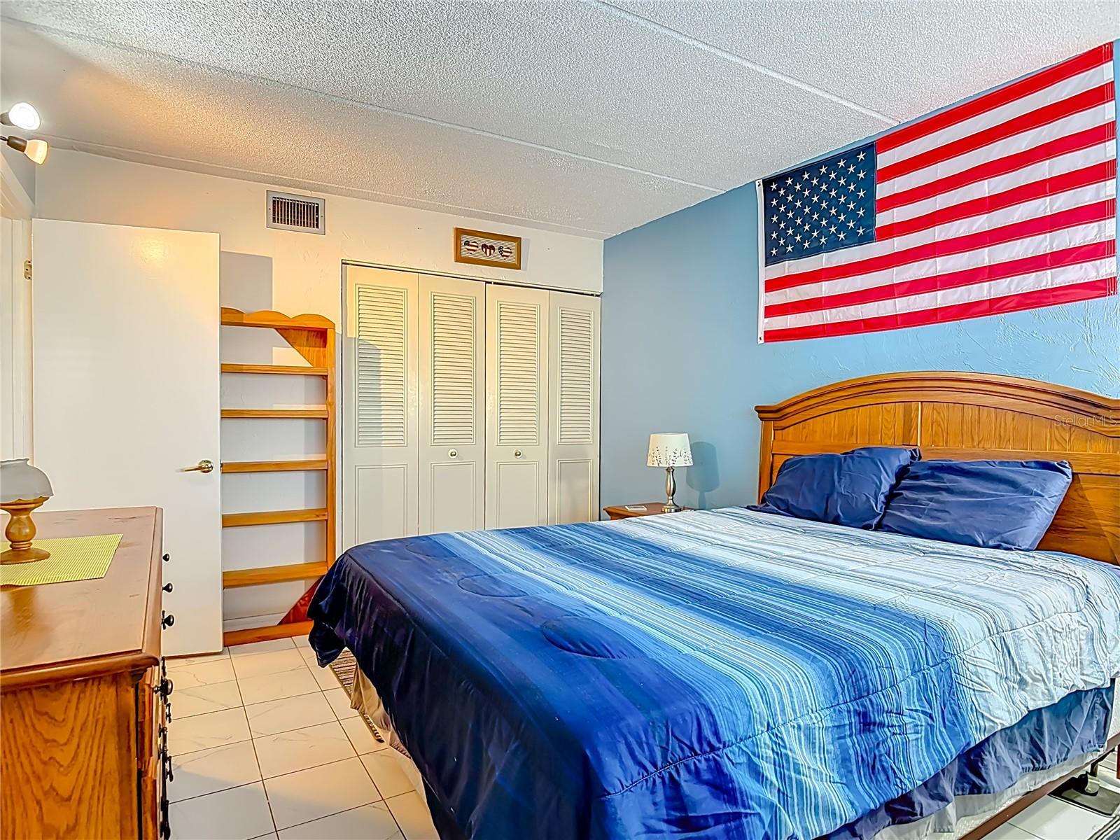 SUMMER WINDS CONDO - Residential