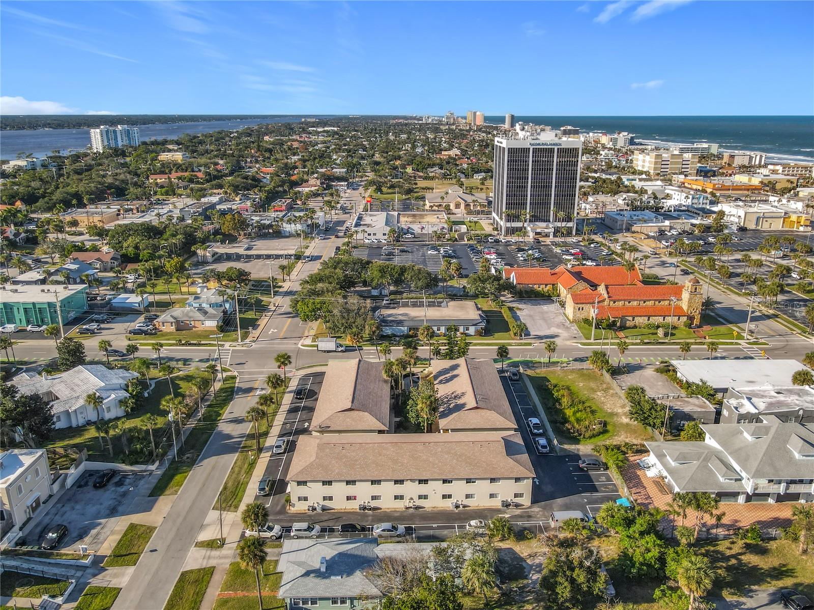 SUMMER WINDS CONDO - Residential