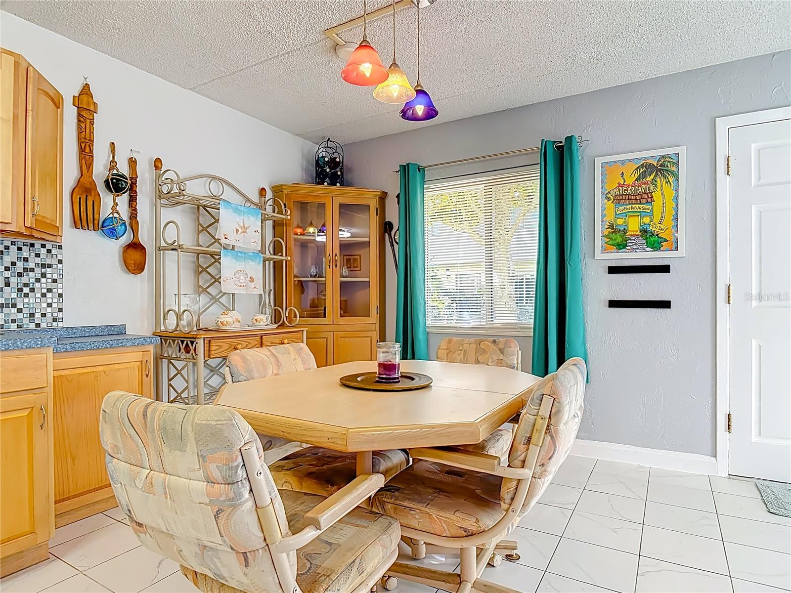 SUMMER WINDS CONDO - Residential