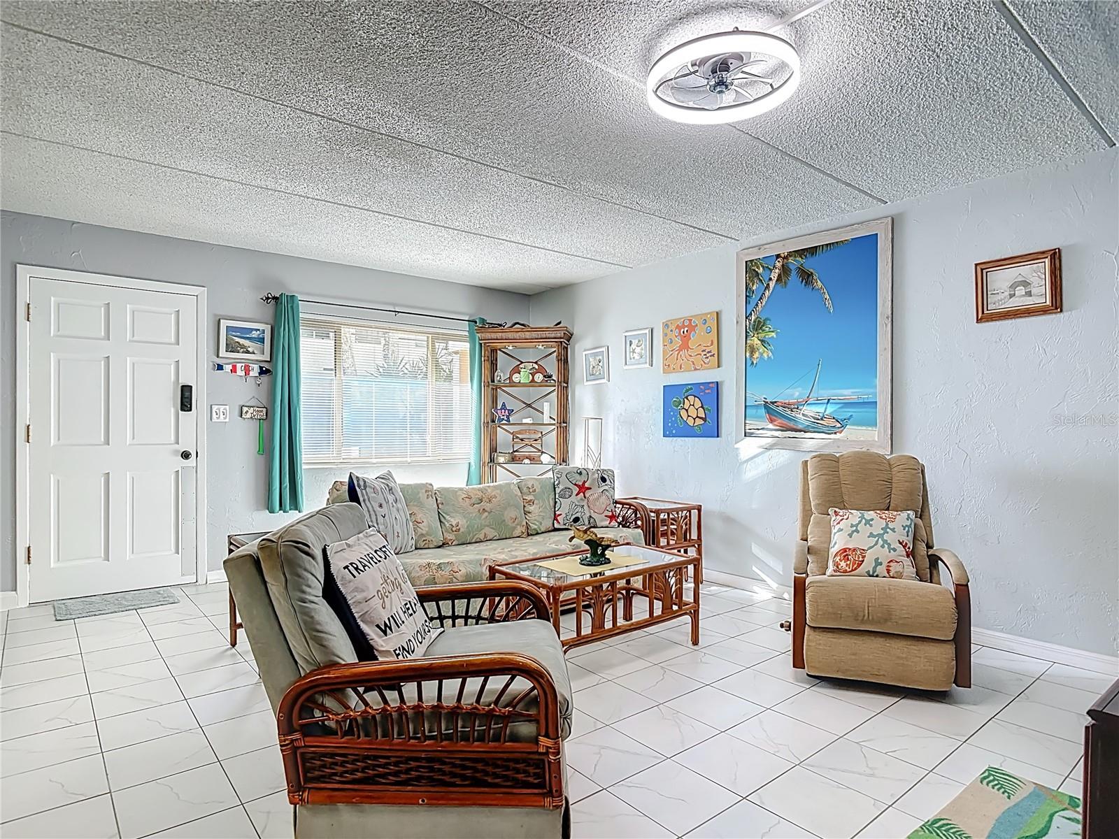 SUMMER WINDS CONDO - Residential