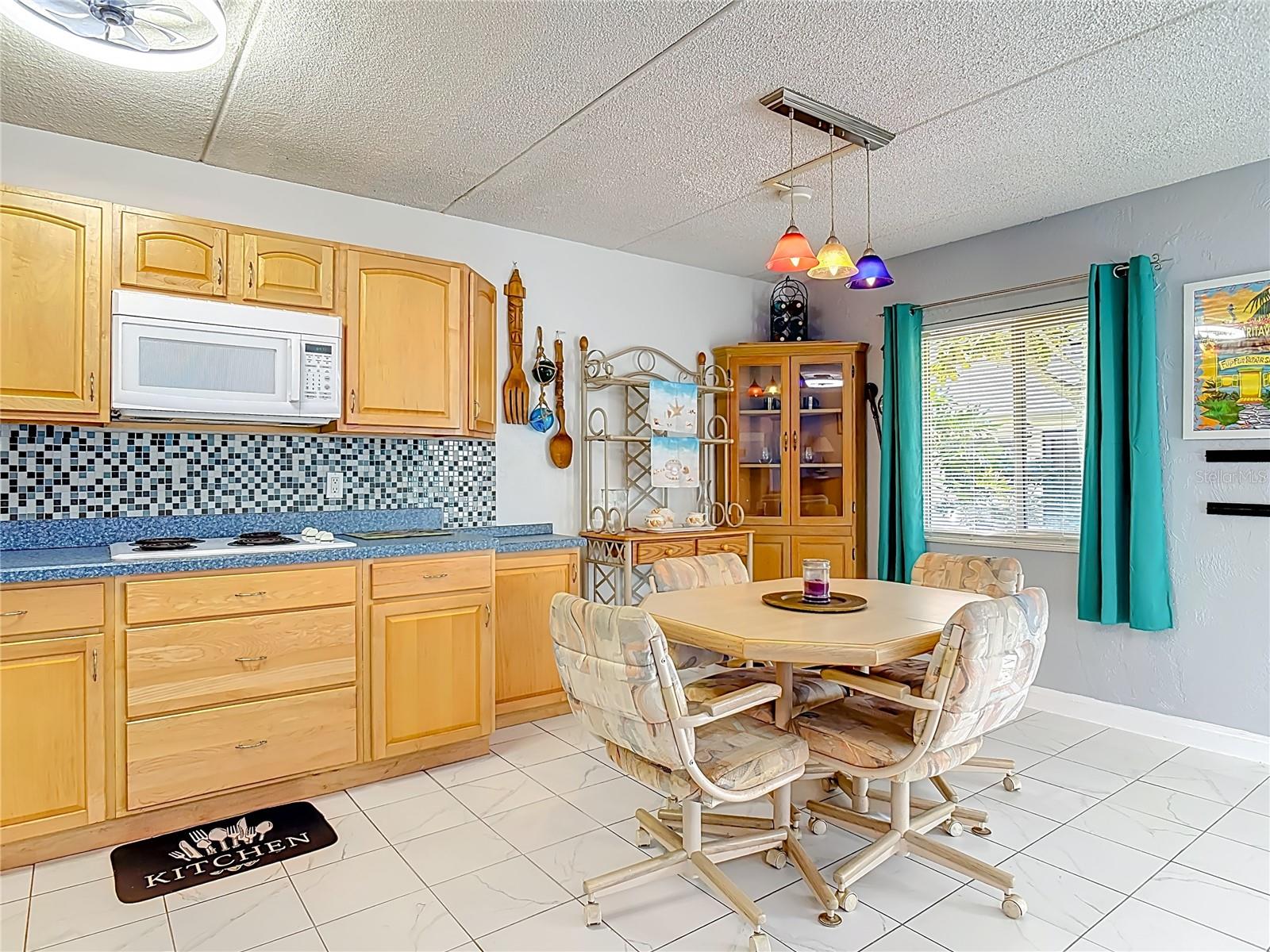 SUMMER WINDS CONDO - Residential