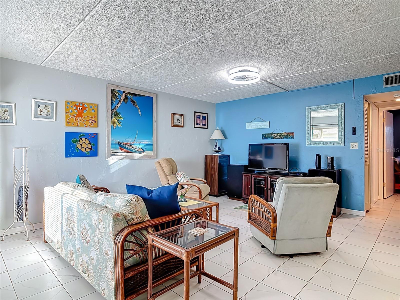 SUMMER WINDS CONDO - Residential