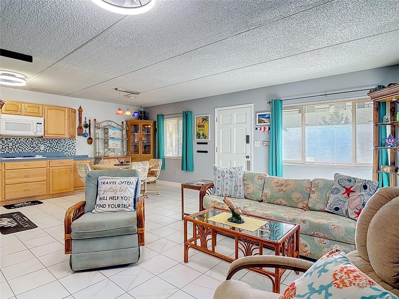 SUMMER WINDS CONDO - Residential