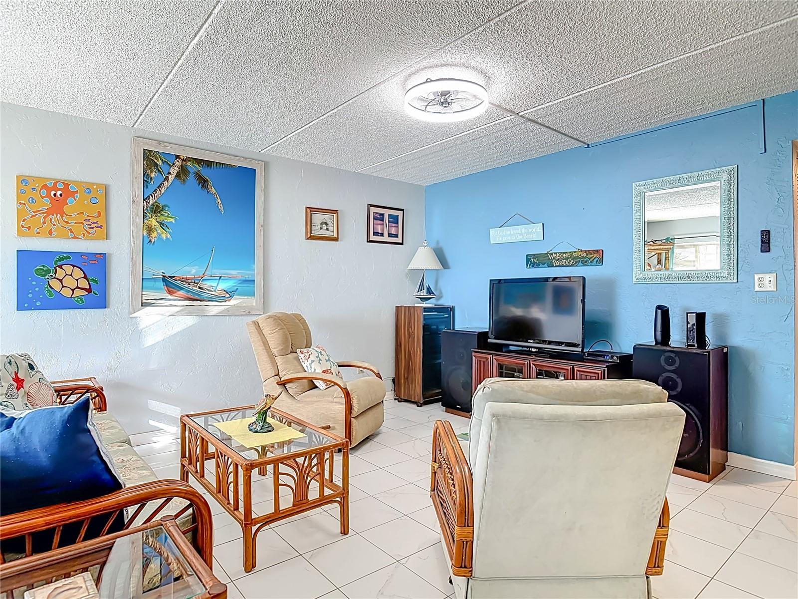 SUMMER WINDS CONDO - Residential