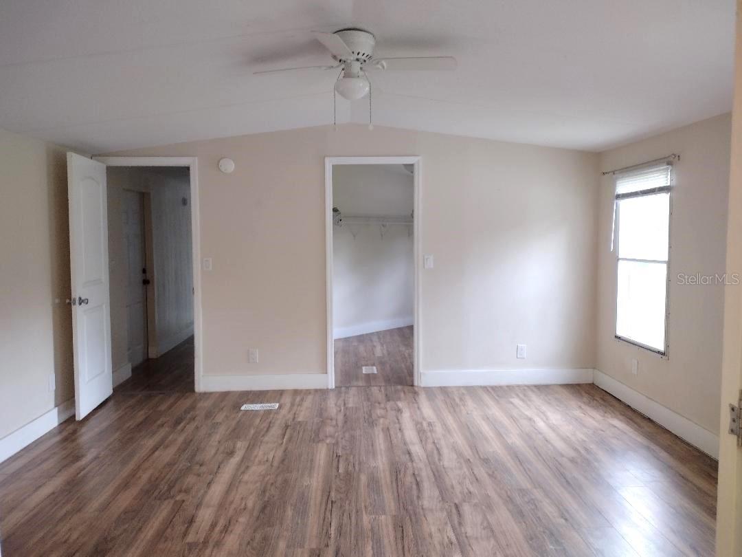 ST JOHNS PARK - Residential