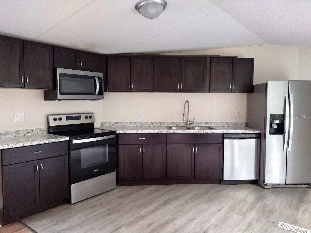 ST JOHNS PARK - Residential