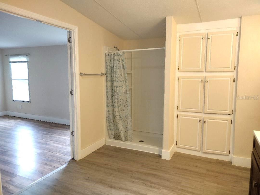 ST JOHNS PARK - Residential