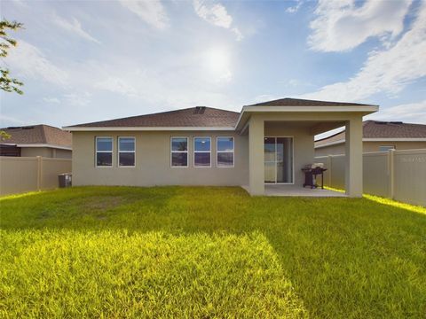 A home in WINTER HAVEN