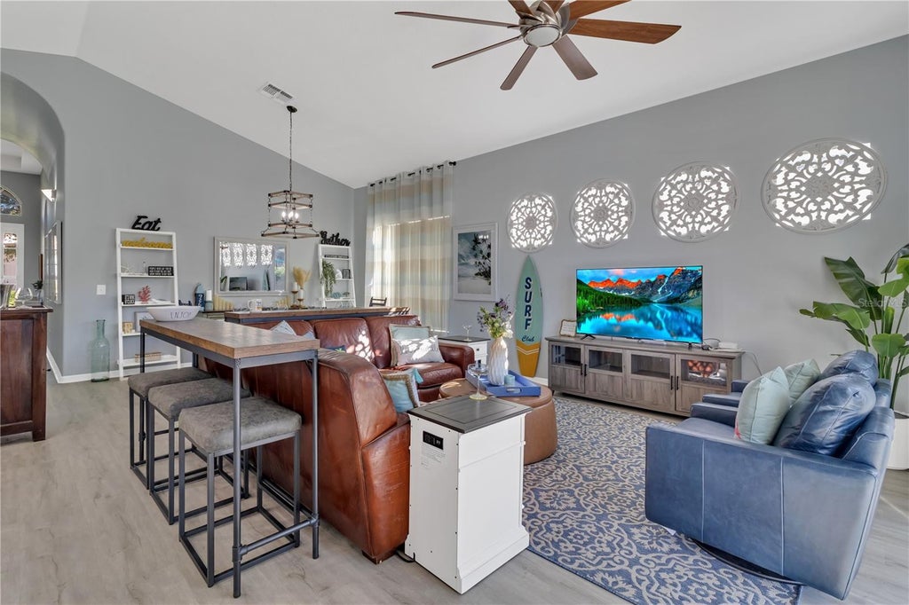 Photo of 926 Tuscan Hills Blvd, Davenport, FL 33897 (MLS # S5156337)