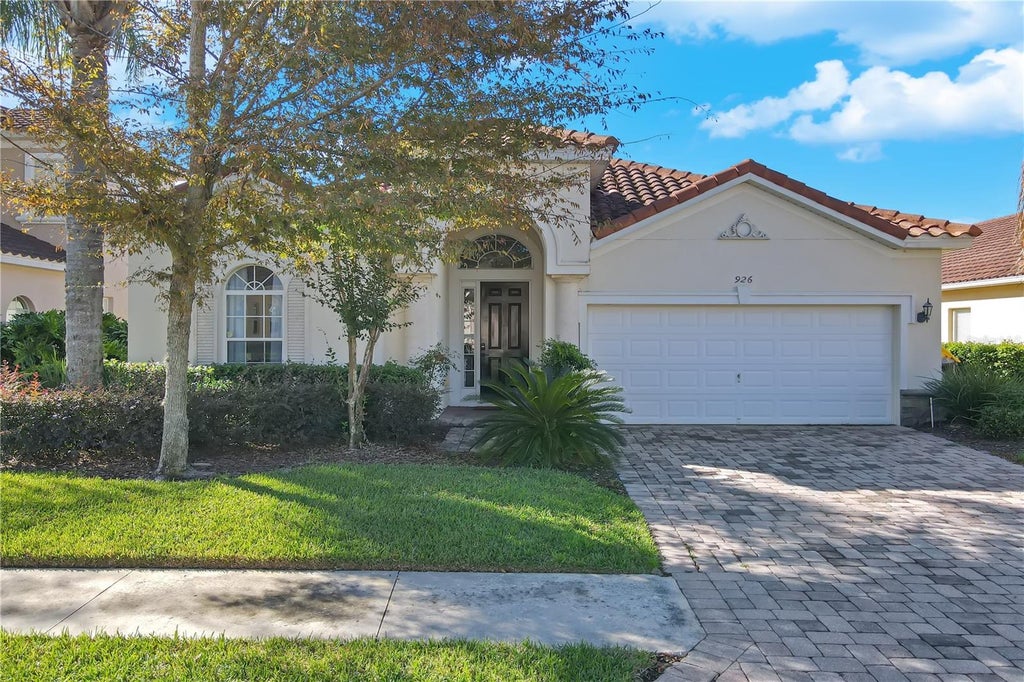Photo of 926 Tuscan Hills Blvd, Davenport, FL 33897 (MLS # S5156337)