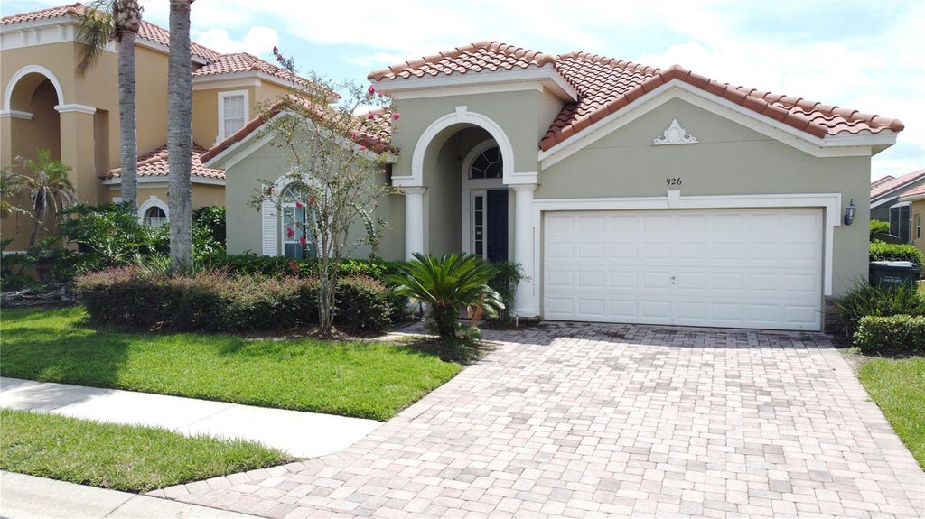Photo of 926 Tuscan Hills Blvd, Davenport, FL 33897 (MLS # S5156337)
