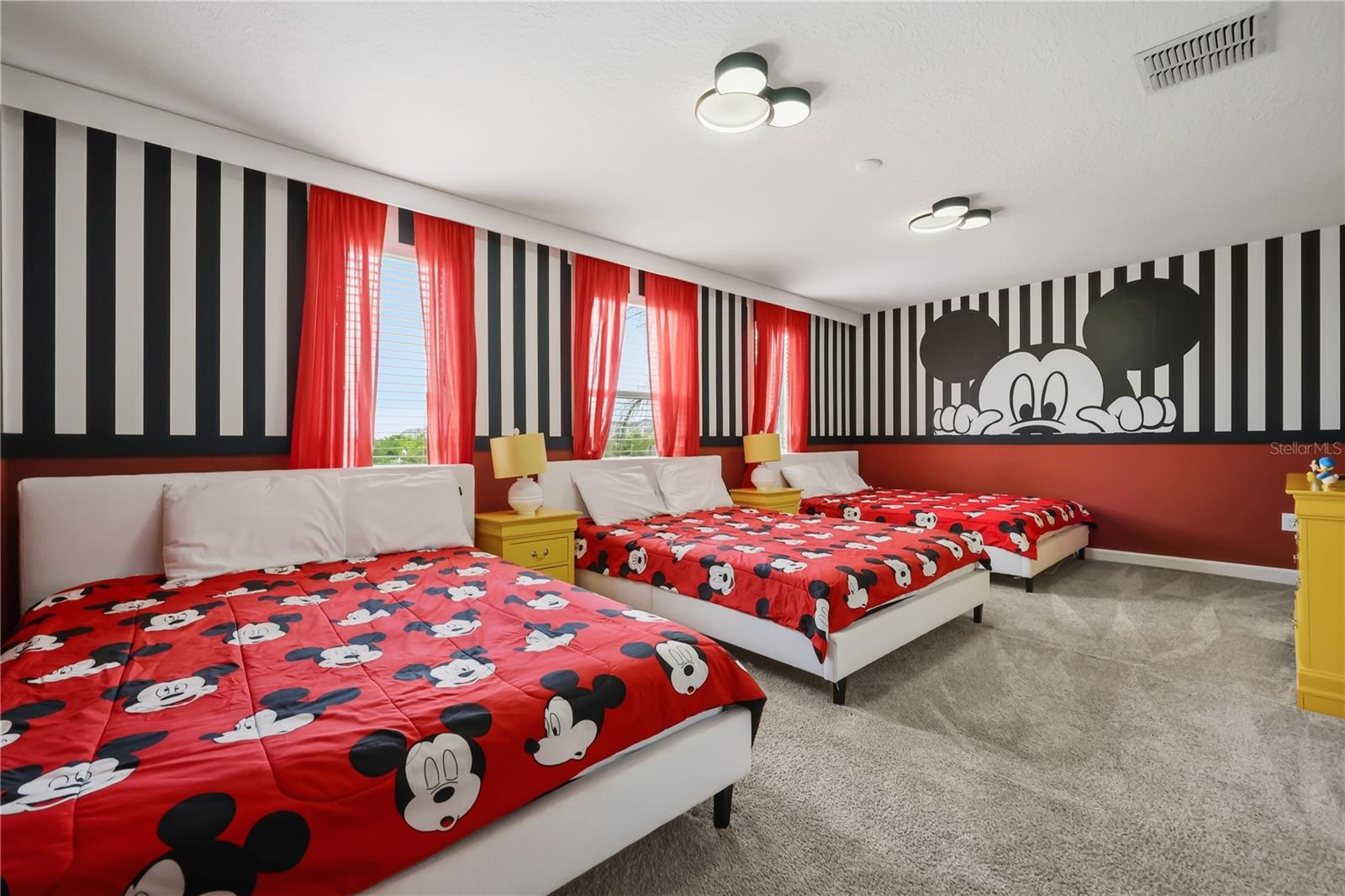 917 OCEAN COURSE AVENUE