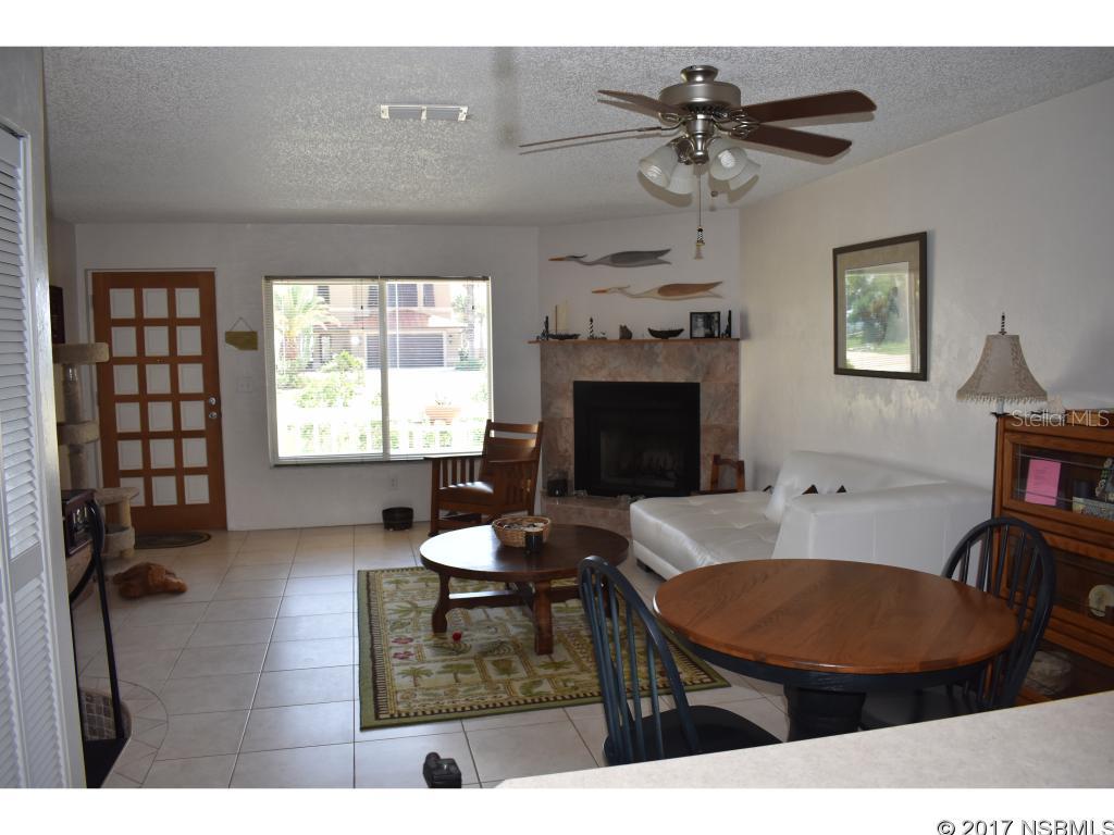 Lighthouse Shores Twnhms Condo - Residential