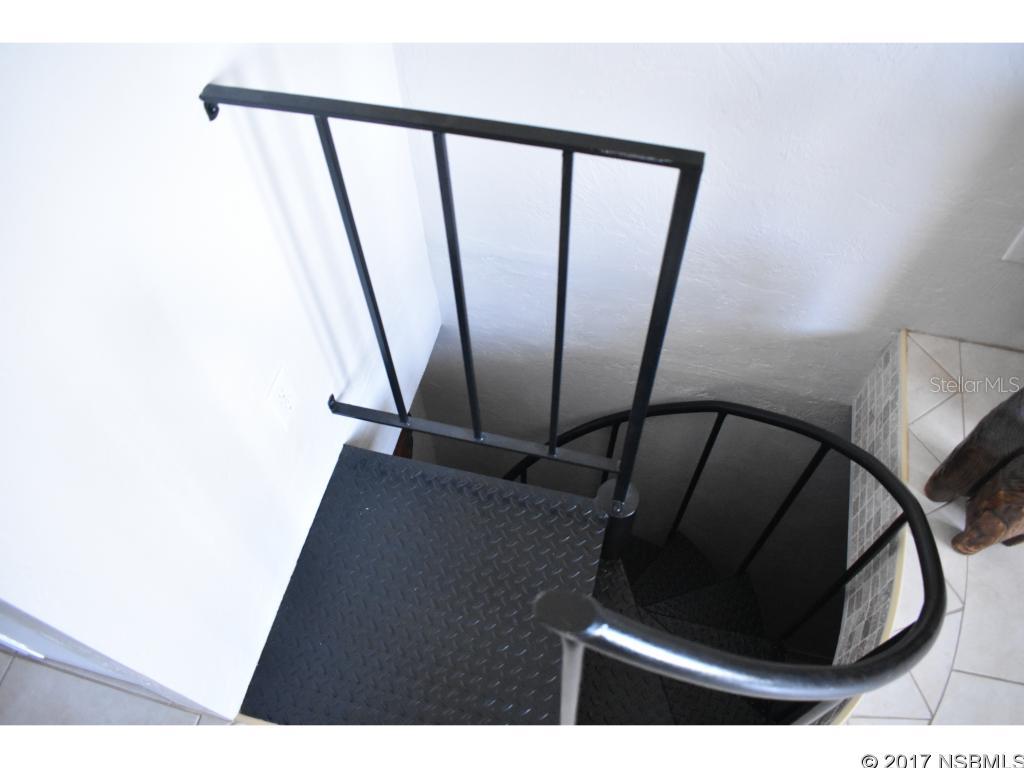 Lighthouse Shores Twnhms Condo - Residential