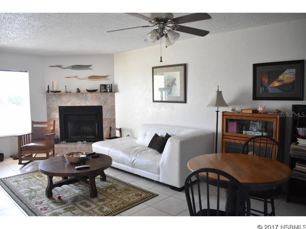 Lighthouse Shores Twnhms Condo - Residential