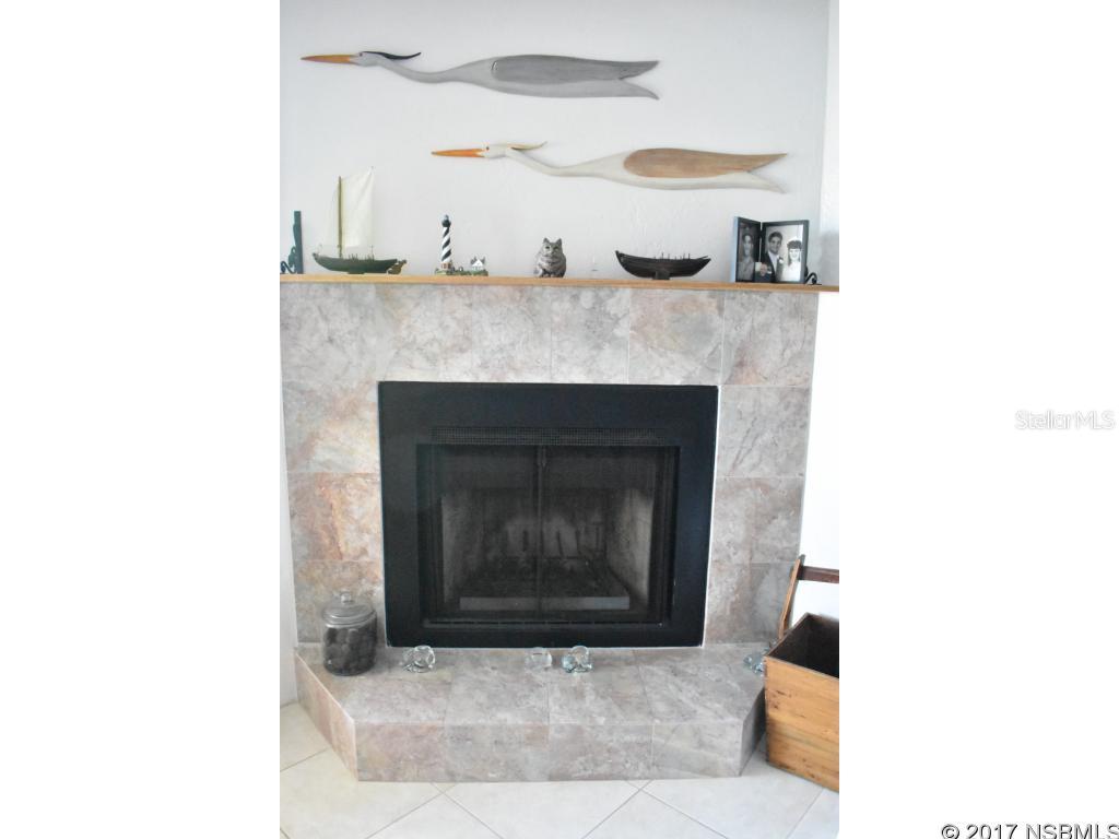 Lighthouse Shores Twnhms Condo - Residential