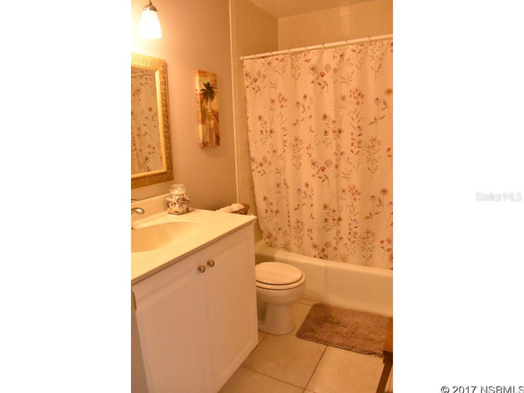 Lighthouse Shores Twnhms Condo - Residential