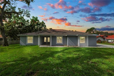 A home in LAKE WALES