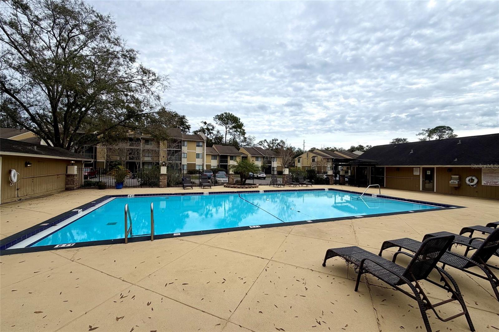 STONE CREEK POINTE A CONDOMINI - Residential