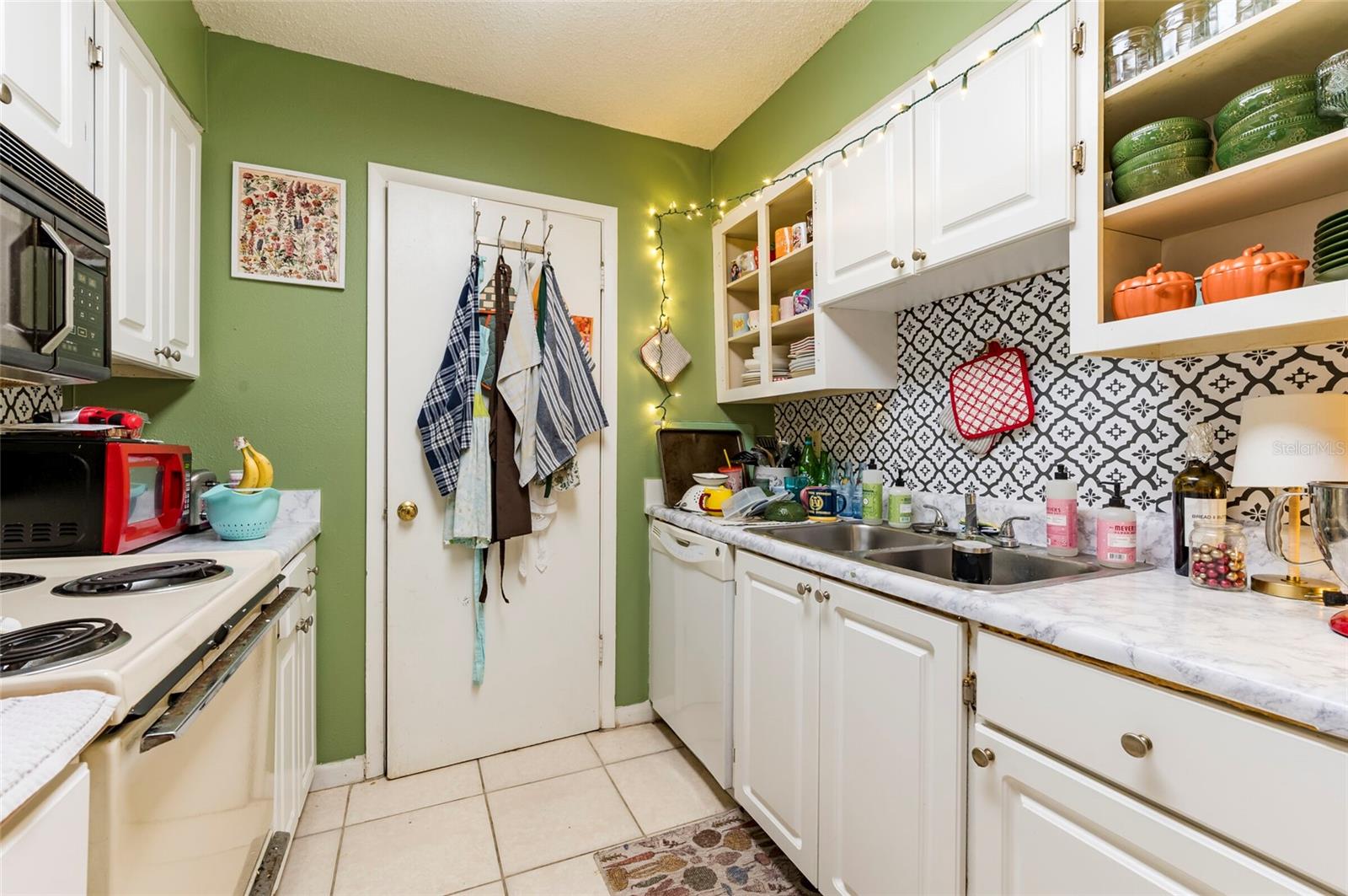 STONE CREEK POINTE A CONDOMINI - Residential