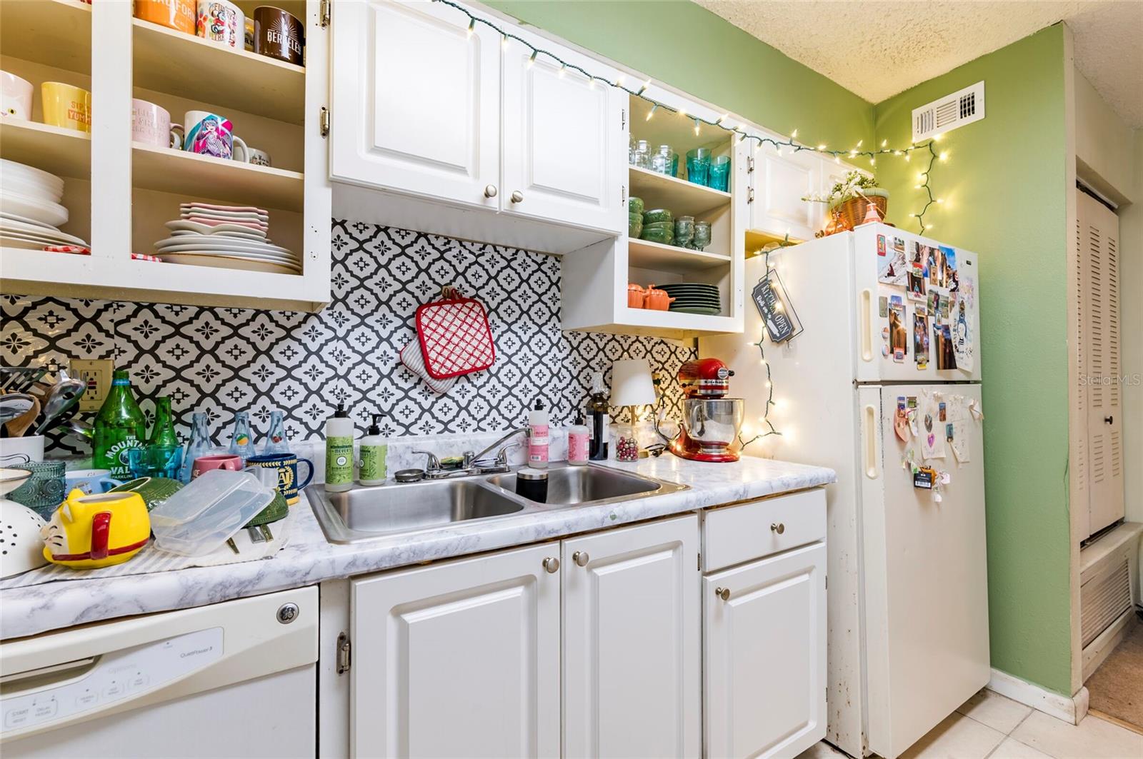 STONE CREEK POINTE A CONDOMINI - Residential