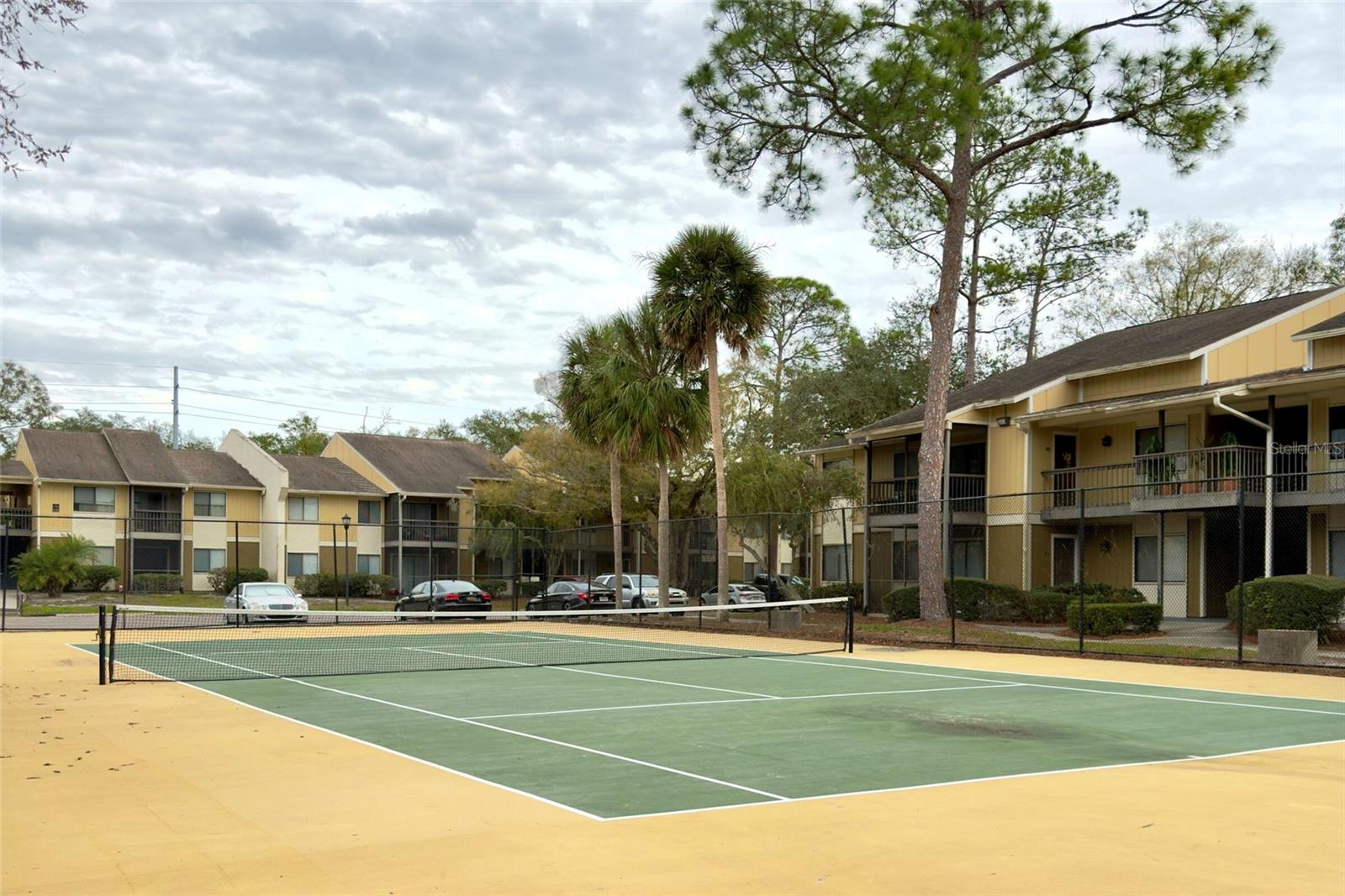 STONE CREEK POINTE A CONDOMINI - Residential