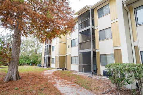 Photo of 13367 Arbor Pointe Circle #304, Tampa, FL 33617 (MLS # TB8465628)