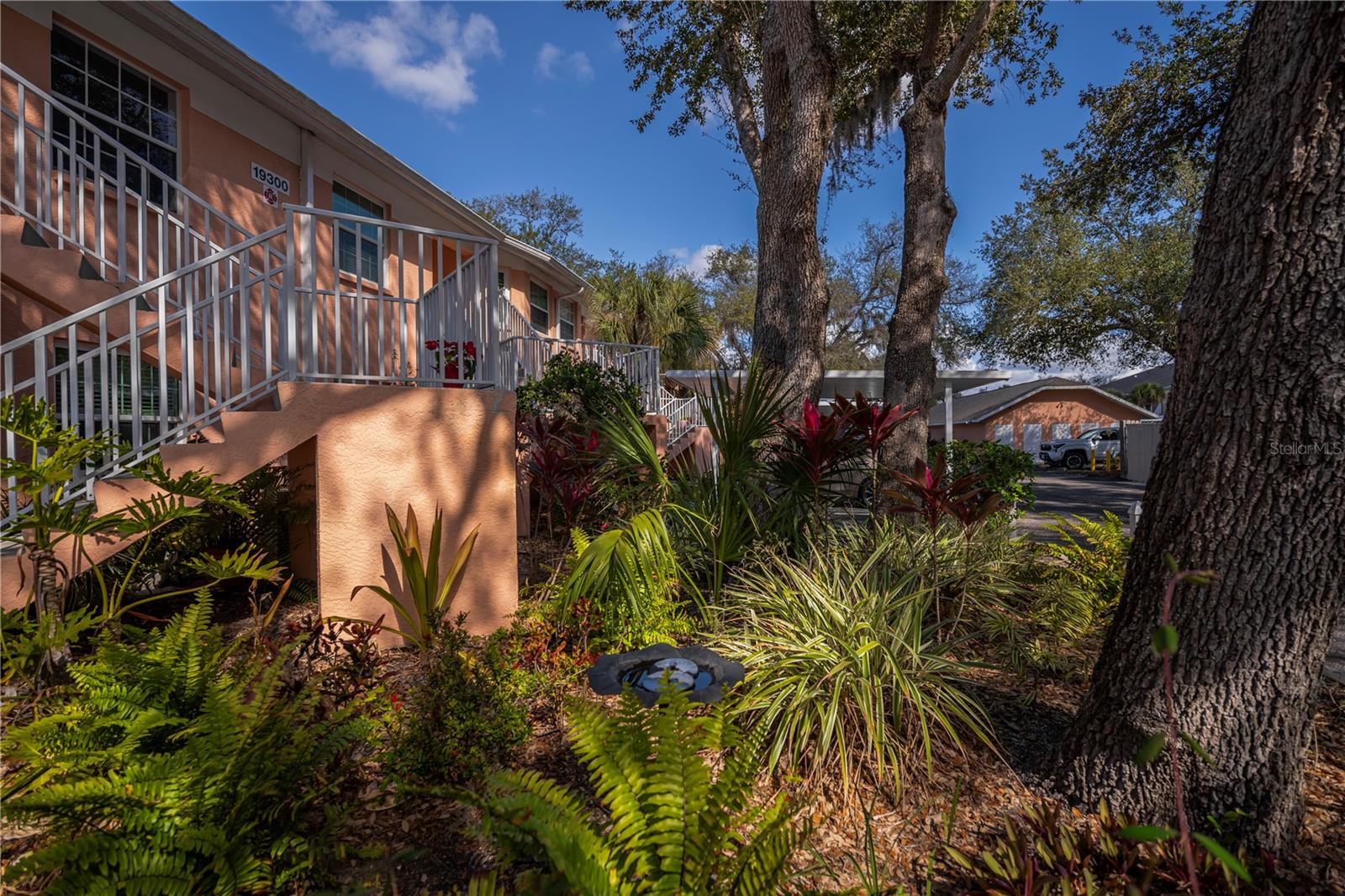 HERITAGE OAK PARK WATERS EDGE - Residential