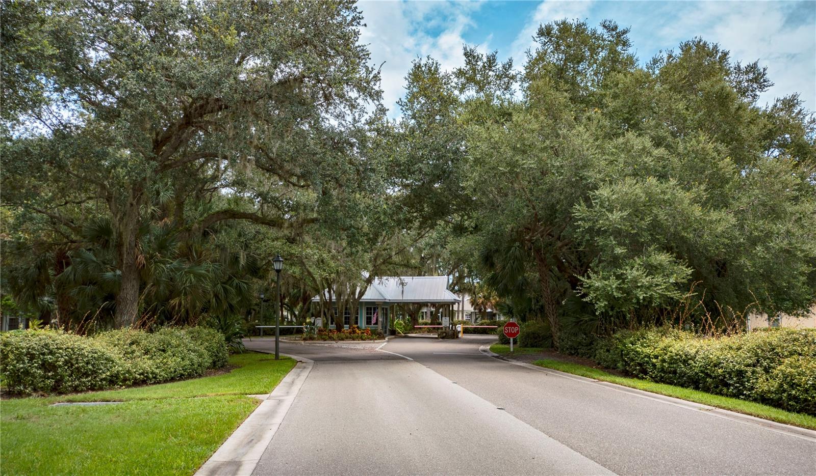 HERITAGE OAK PARK WATERS EDGE - Residential