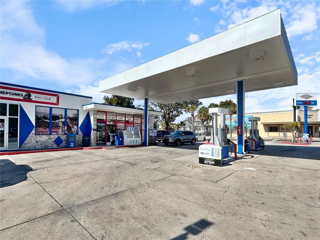 Photo of 4 S Pinellas Avenue, Tarpon Springs, FL 34689 (MLS # TB8470544)